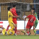 Cao Văn Bình 'cứng đầu' với HLV Văn Sỹ Sơn: Từ chối nghỉ ngơi, quyết tâm bắt chính cho SLNA 1