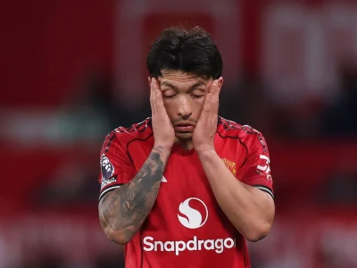 Man Utd 1-2 Leeds: Thất bại chấn động Old Trafford sau 45 năm, Carrick đối mặt khủng hoảng