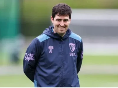 Bom Tấn: HLV Iraola Rời Bournemouth, MU Sẵn Sàng Đón Chờ?