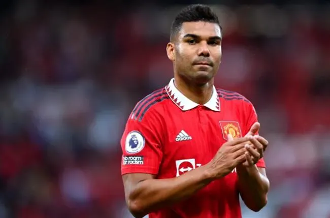 MU chiêu mộ 2 cầu thủ thay thế Casemiro ở Hè 2026. MU chieu mo 2 cau thu thay the Casemiro o He 2026.
