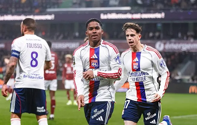 Endrick lập hattrick, nối dài Lyon Endrick lập hattrick, nối dài ngày vui tại Lyon 1