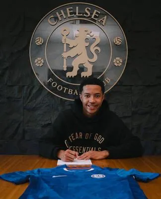 Chelsea Chiến Thắng Cuộc Đua Tỷ Bảng, Sở Hữu 'Ngọc Thô' 17 Tuổi Đầu Tiên Thời Rosenior 1