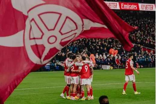 Arsenal dang dan dau o Ngoai hang Anh mua nay.