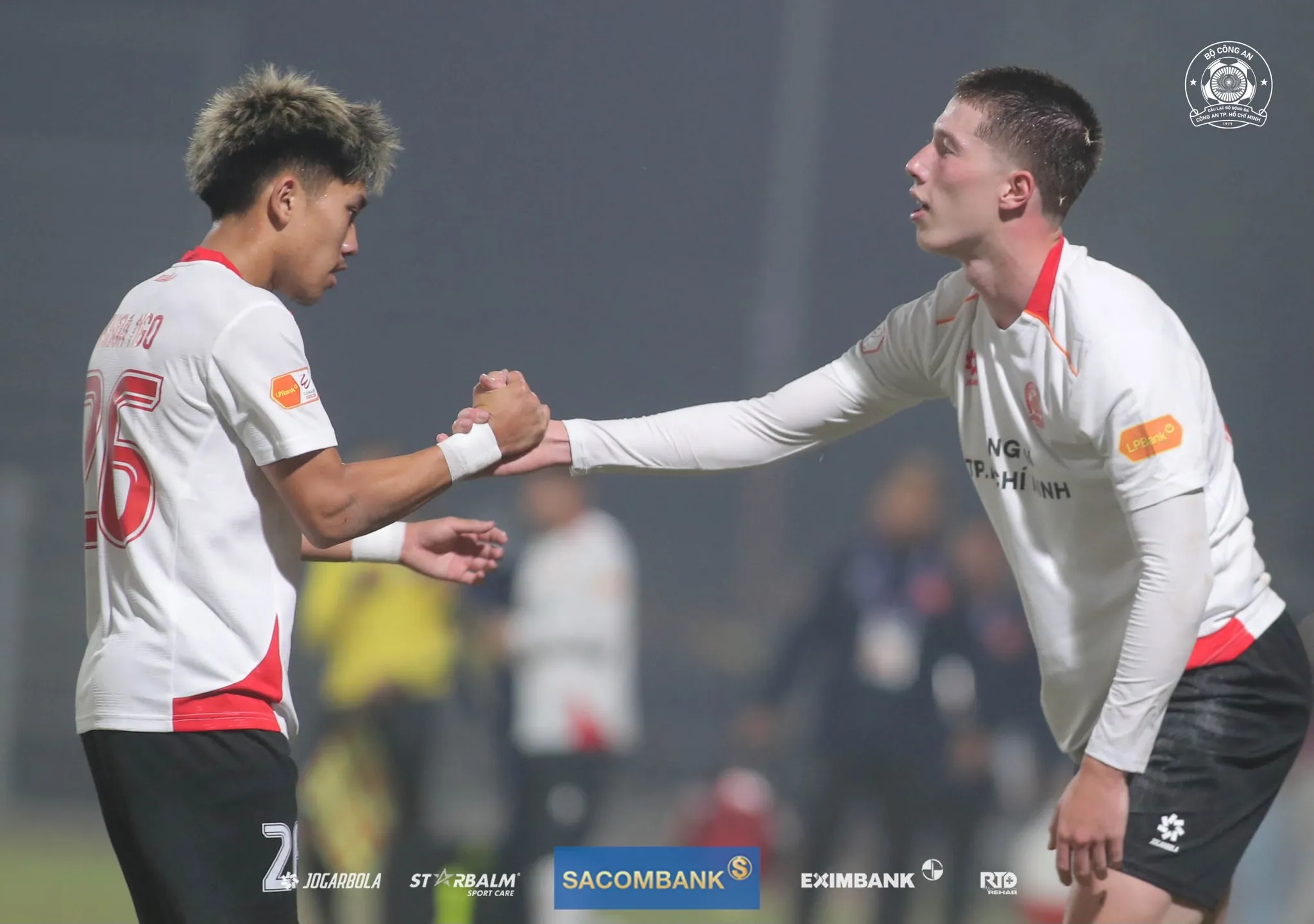 Khoa Ngo va Lee Williams gop cong lon giup CLB CATPHCM danh bai PVF-CAND