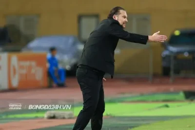 HLV Velizar Popov bị cấm chỉ đạo 4 trận, phạt nặng 20 triệu đồng vì thái độ với trọng tài 1